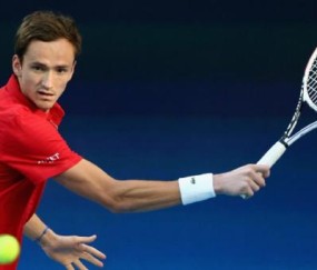 开云官方平台-梅德维德夫再胜兹维列夫  延续不败金身冲击澳网？